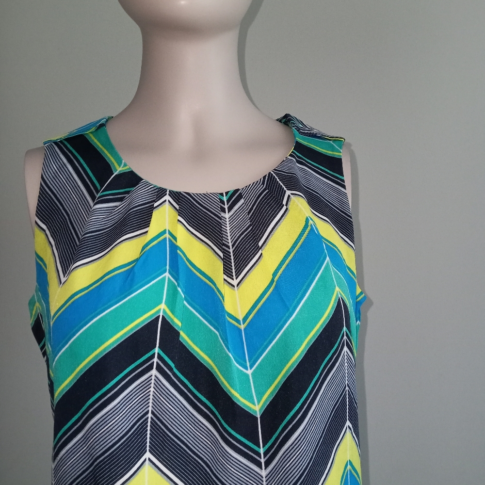 BANANA REPUBLIC geometric print top size extra small - Picture 3 of 7